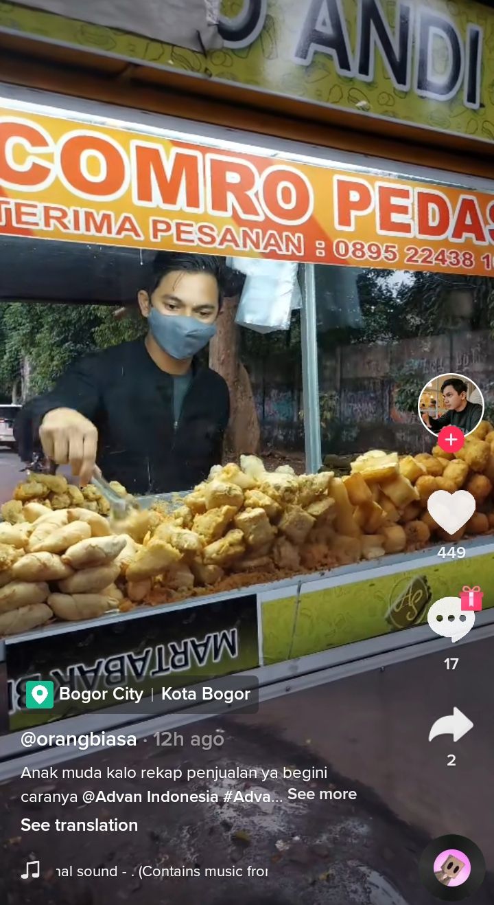 Viral! Pedagang Gorengan Tampan dan Modis yang Bikin Netizen Salfok
