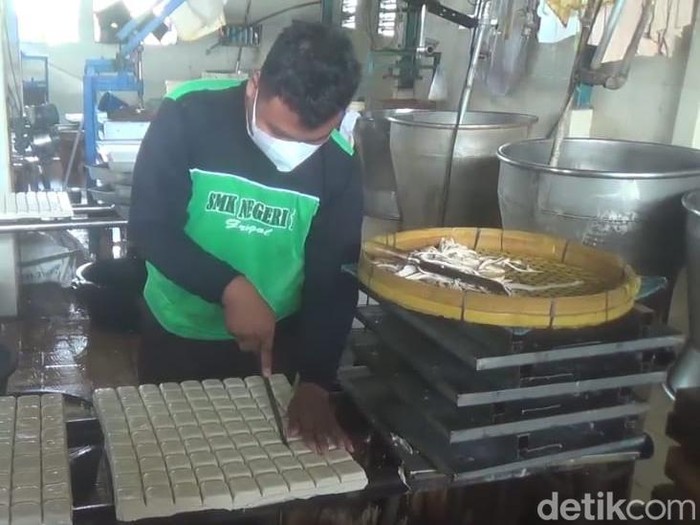 Perajin tahu di Kediri