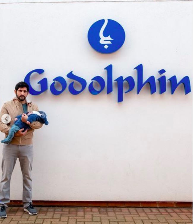 Hal tersebut telah dikonfirmasi oleh keluarga kerajaan Dubai. Sheikh Hamdan telah menjadi ayah dari anak kembar laki-laki dan perempuan. Foto: dok. Instagram/@faz3