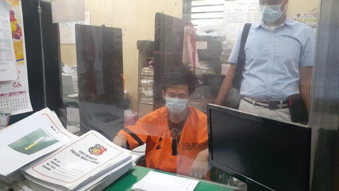 SUJ saat di kantor polisi (dok. Istimewa)