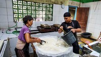 Terkait dengan kebutuhan kedelai untuk produksi, perajin mengatakan bahwa dalam sehari pihaknya bisa menghabiskan hingga 1 kwintal kedelai. Jumlah ini cenderung menurun seiring dengan rendahnya permintaan tahu di masa pandemi COVID-19. 