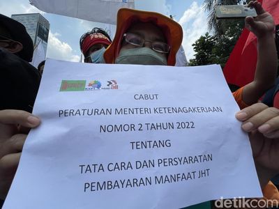 Momen JHT Cair Usia 56 Tahun Ditolak hingga Balik ke Aturan Lama