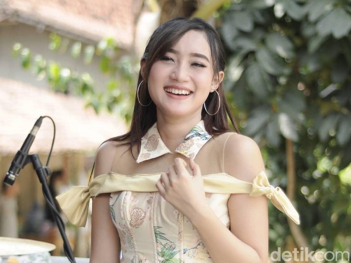 Yeni Inka penyanyi lagu berbahasa Jawa yang kini viral