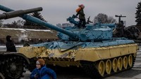 Seperti diketahui, isu mengenai rencana Rusia menginvasi Ukraina menjadi sorotan publik dunia sejak beberapa waktu terakhir. Terlebih, sebelumnya intelijen AS melaporkan adanya dugaan Rusia akan menginvasi Ukraina pada Rabu (16/2/2022).