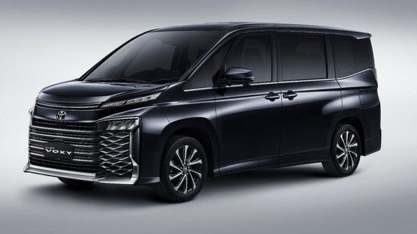 Lihat dari Dekat All New Toyota Voxy, Baby Alphard Terbaru Seharga Rp 588 Juta