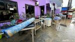 Banjir Mulai Surut, Warga Villa Nusa Indah Bekasi Bersih-bersih Rumah