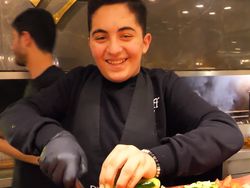 Remaja Turki 14 Tahun Ini Sukses Jadi Chef di Restoran Kebab