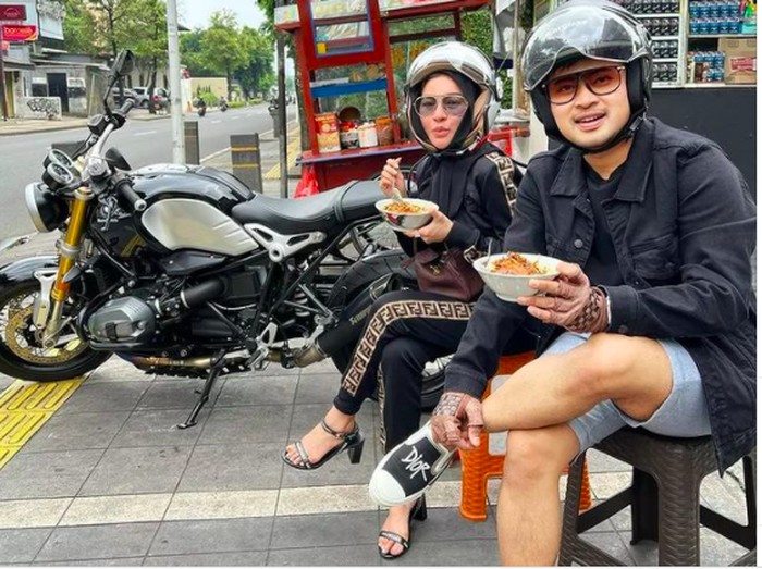 Crazy Rich Malang, Gilang dan istrinya, Shandy. (Dok Instagram)