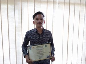 Lewat Selancar, Dean Permana Harumkan Indonesia di Mata Asia