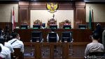 Ekspresi Azis Syamsuddin Usai Divonis 3,5 Tahun Penjara