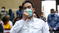 Mantan Wakil Ketua DPR Azis Syamsuddin divonis 3 tahun 6 bulan bui dan denda Rp 250 juta subsider 4 bulan kurungan, Jakarta, Kamis (17/2/2022).