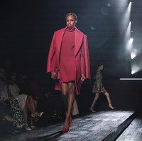 Fashion show koleksi Michael Kors Fall/Winter 2022 menampilkan busana yang menggambarkan tentang ketangguhan, kepercayaan diri, kekuatan dan juga kebenaran. foto: Dok. AP Photo/Bebeto Matthews.