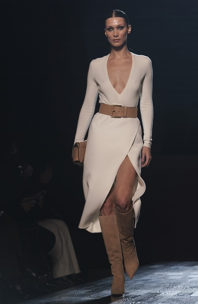 Fashion show koleksi Michael Kors Fall/Winter 2022 menampilkan busana yang menggambarkan tentang ketangguhan, kepercayaan diri, kekuatan dan juga kebenaran. foto: Dok. AP Photo/Bebeto Matthews.