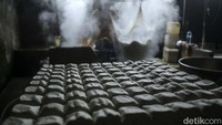 Kenaikan harga terjadi dalam hitungan hari. Setiap hari ada saja kenaikan harga, mulai dari rentang Rp 50-200 per kg.