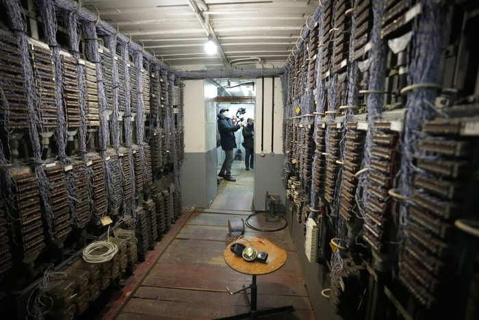 Pemerintah Ukraina menyiapkan bunker bawah tanah untuk mengantisipasi bila Rusia benar-benar menginvasi negaranya. Berikut foto-fotonya.