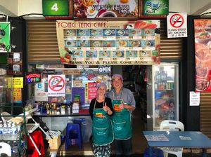 Semangat Jualan Crepes, Kisah Kakek-Nenek Tunarungu Ini Viral