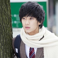 Aktor kelahiran 1988 itu mulai banyak dikenal setelah membintangi drama Korea Dream High. Dia menunjukkan bakat menyanyi dan memerankan pemuda udik yang berasal dari desa. Foto: dok KBS
