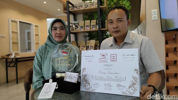 Pemilik Mahkota Java Coffee Garut