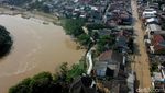 Penampakan dari Udara Ratusan Rumah Dikepung Banjir di Bekasi