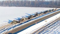 Beberapa unit tank di distrik wilayah selatan dan barat menyelesaikan latihan militer mereka dan mulai kembali ke pangkalan. 