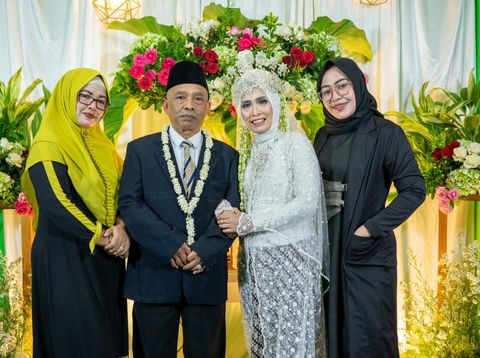 Pernikahan viral di media sosial.