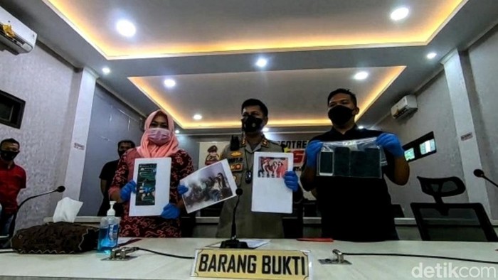 Polisi Kepolisian mengamankan pria inisial DR (37) yang diduga terlibat tindak pidana perdagangan manusia.