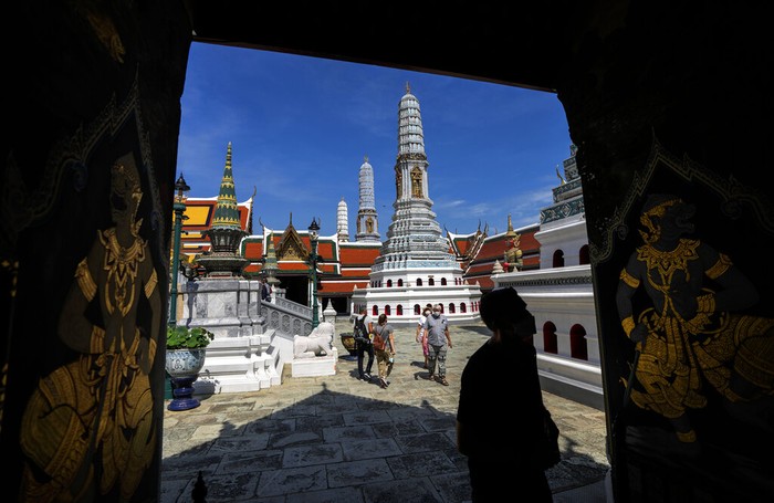 Otoritas Thailand mengumumkan perubahan nama untuk ibu kota Bangkok. Kantor Royal Society Thailand (ORST) mengumumkan bahwa Bangkok akan memiliki nama resmi Krung Thep Maha Nakhon. (AP Photo/Sakchai Lalit)