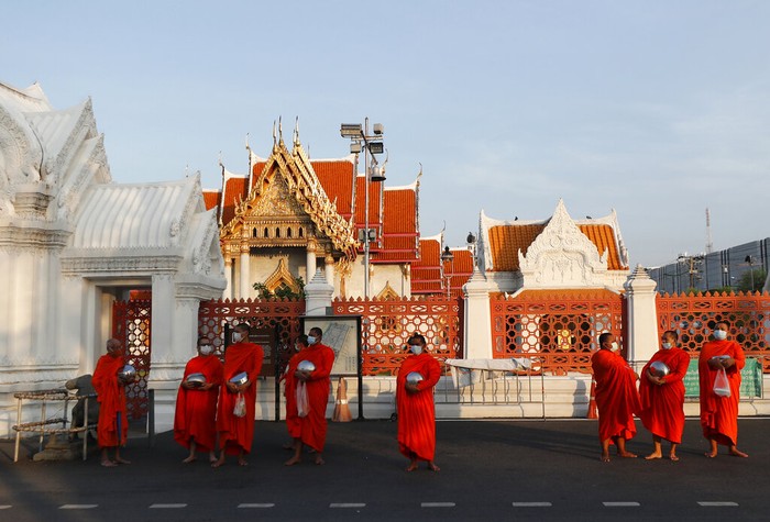 Otoritas Thailand mengumumkan perubahan nama untuk ibu kota Bangkok. Kantor Royal Society Thailand (ORST) mengumumkan bahwa Bangkok akan memiliki nama resmi Krung Thep Maha Nakhon. (AP Photo/Sakchai Lalit)