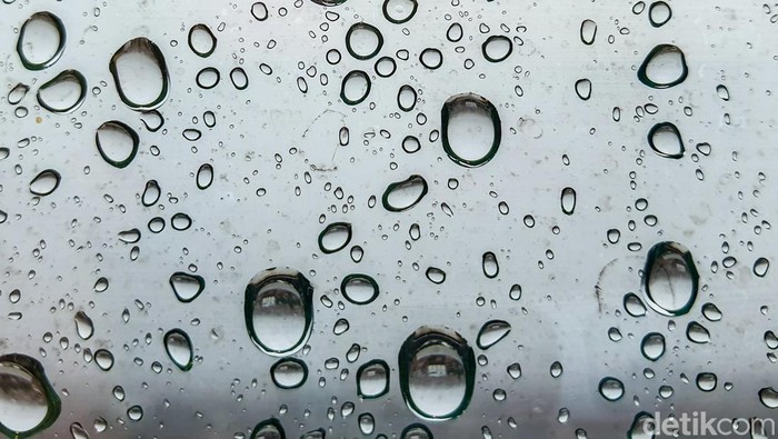 Prakiraan cuaca besok sudah dirilis oleh Badan Meteorologi, Klimatologi dan Geofisika (BMKG). Bagaimana prakiraan cuaca besok hari?