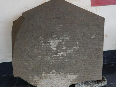 Prasasti di Situs Gemekan Kisahkan Mpu Sindok Bangunan Tempat Suci Pakai Emas