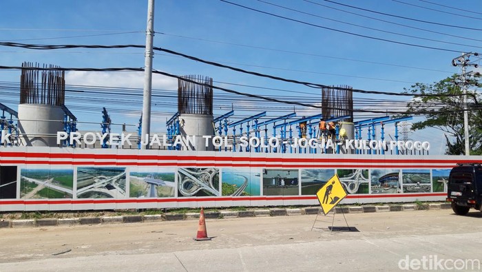 Proyek pembangunan jalan tol Jogja-Solo di Banyudono, Boyolali.