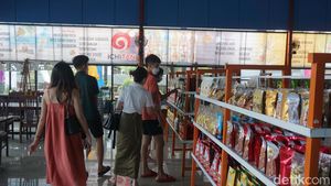 Potret Satu-satunya Toko Oleh-oleh di Singkawang