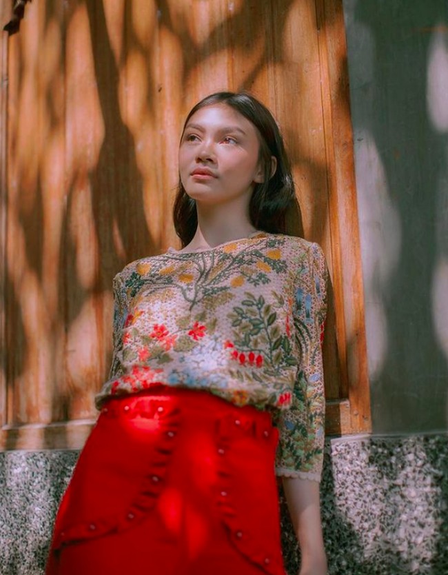 Tak hanya disorot karena kecantikannya, Sasi juga memiliki segudang prestasi.  Foto: dok. Instagram/@sasiasmara