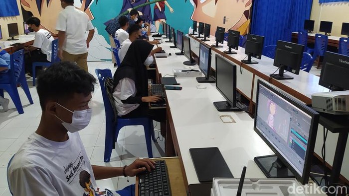 Siswa SMK Bhumi Pala Temanggung membuat film animasi yang rencananya akan ditayangkan di TV Malaysia.