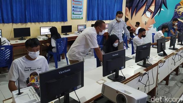 Siswa SMK Bhumi Pala Temanggung membuat film animasi yang rencananya akan ditayangkan di TV Malaysia.