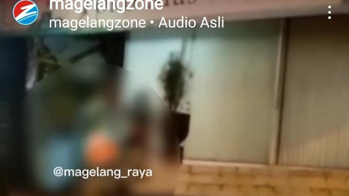 Video panas 19 detik sejoli di emperan toko Kota Magelang, Kamis (17/2/2022).