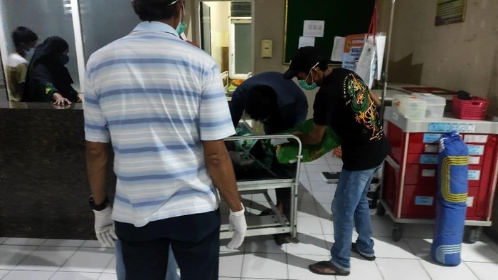 Viral jenazah di RSUD Bone ditahan karena keluarga tidak mampu membayar biaya perawatan. (dok. Istimewa)
