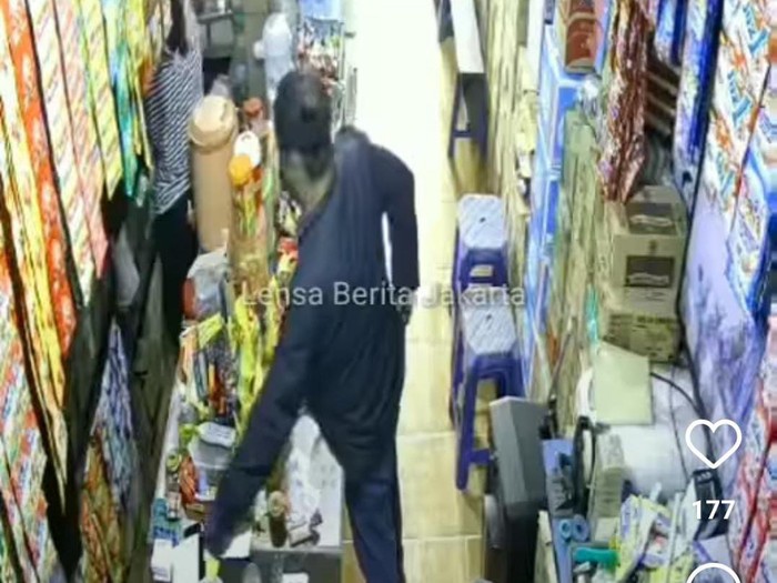 Viral pria maling hp modus beli sembako di Jakbar (Dok. Instagram/@lensberitajakarta)