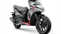 Motor ini masih menggunakan suspensi depan model teleskopik dan suspensi belakang monoshock. Adapun profil bannya adalah 120x70 yang membalut velg ukuran 14 inci. Aprilia SR 160 dibekali tangki bahan bakar 6 liter, serta tinggi jok 775 mm. Foto: Dok. Aprilia