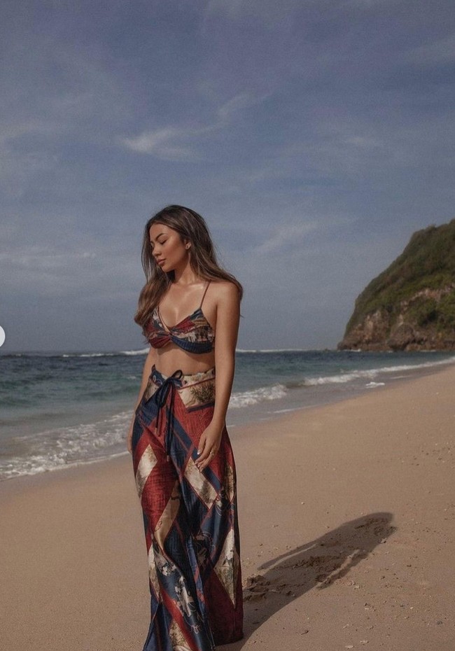 Unggahan Ariel Tatum itu pun langsung dibanjiri komentar netizen. Tak sedikit yang memuji penampilannya dan menyebut dirinya terlihat cantik. Ariel Tatum adalah perempuan paling cantik di negeriku Indonesia kamulah yang nomer satu, komentar salah seorang netizen. Foto: dok. Instagram/@arieltatum