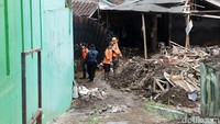 Banjir yang menerjang Kota Sukabumi disebut bersumber dari luapan sungai saat hujan deras yang terjadi pada Kamis (17/2/2022) sore.