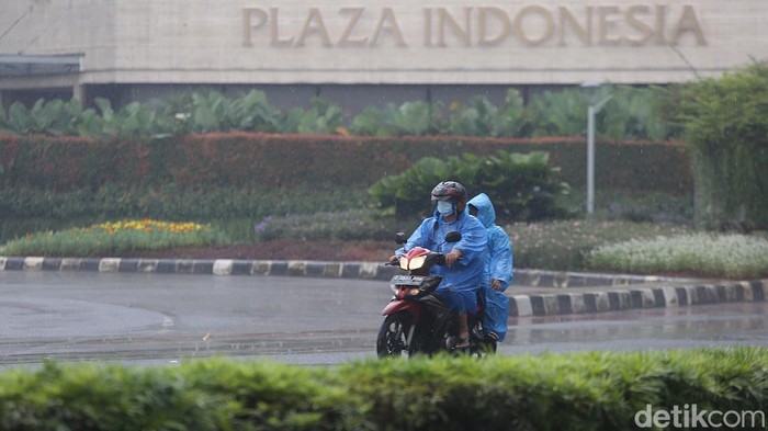 BMKG: Prakiraan Cuaca Hari Ini 18 Februari Jabodetabek, Waspada Hujan Petir!