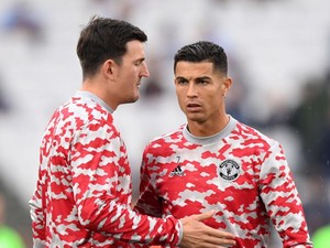 Skuad MU Pecah gegara Ronaldo dan Maguire Rebutan Ban Kapten