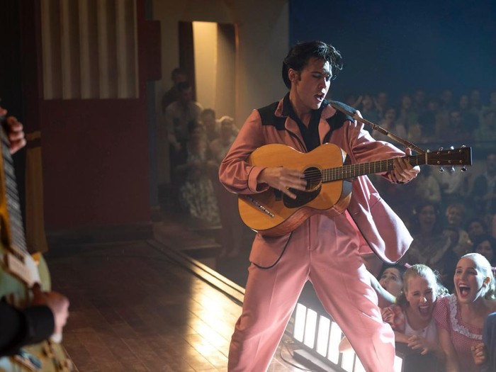 Cuplikan film Elvis.