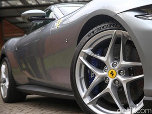 Hore! Beli Ferarri Kini Bisa Pakai Bitcoin