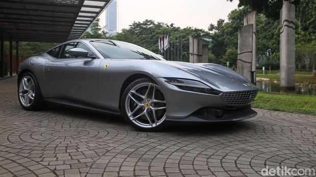 Ferrari Roma yang dites secara dinamis oleh tim detikOto di Area GBK, Jakarta.