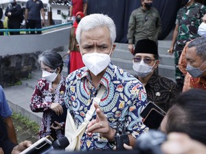 Ganjar: Yang Nyuruh Membakar Wayang, Perlu Diajari Wayangan Dulu