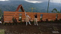 Spot photo rumah di atas langit, akan terasa tidur di atas langit jika anda mengambil spot photo ini