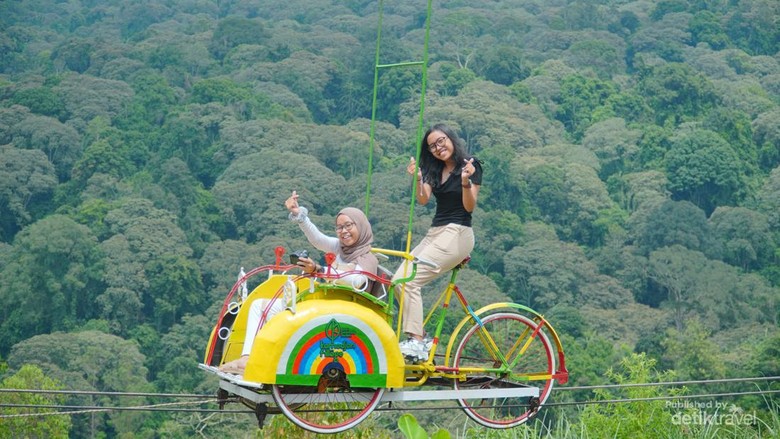 Kamodjan Fillage Panorama dengan Sejuta Pesona Spot Photo Fillage Becak berasa di atas langit dengan naik becak