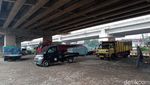 Lahan di Kolong Tol Becakayu Jadi Tempat Parkir Liar